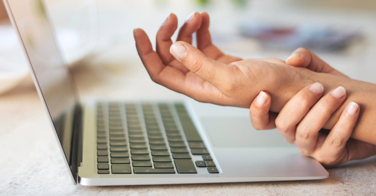 Is It Carpal Tunnel Or Tendonitis? How to Tell The Difference.